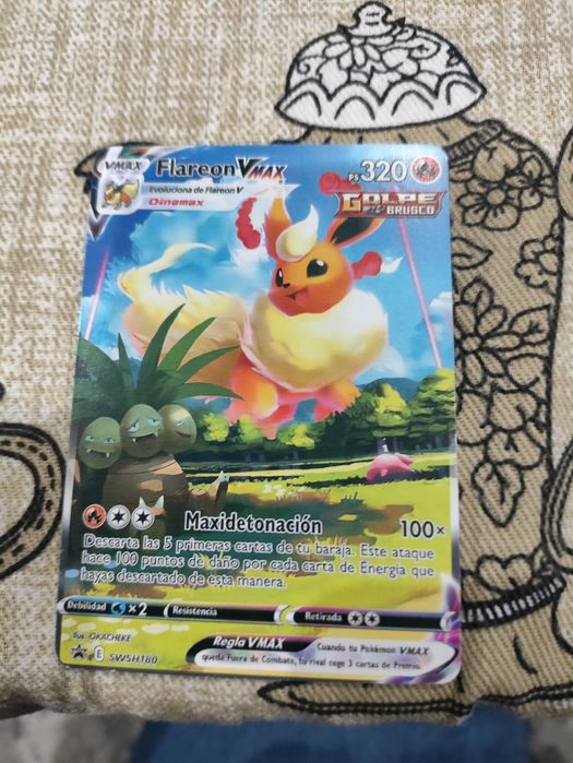 Carta Pokémon flareon Vmax