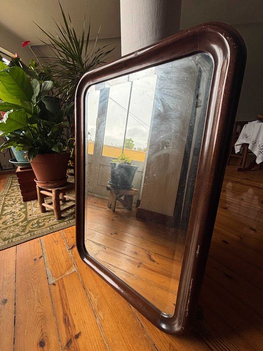 Espelho com moldura em Madeira/Plástico