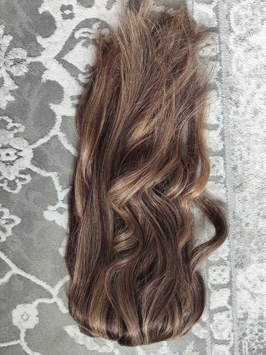 Naturalne włosy doczepiane brąz z blondem 45 cm 180 g 5 taśm