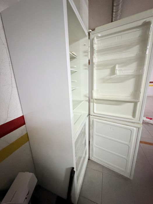 Frigorífico combinado SILVER em bom estado