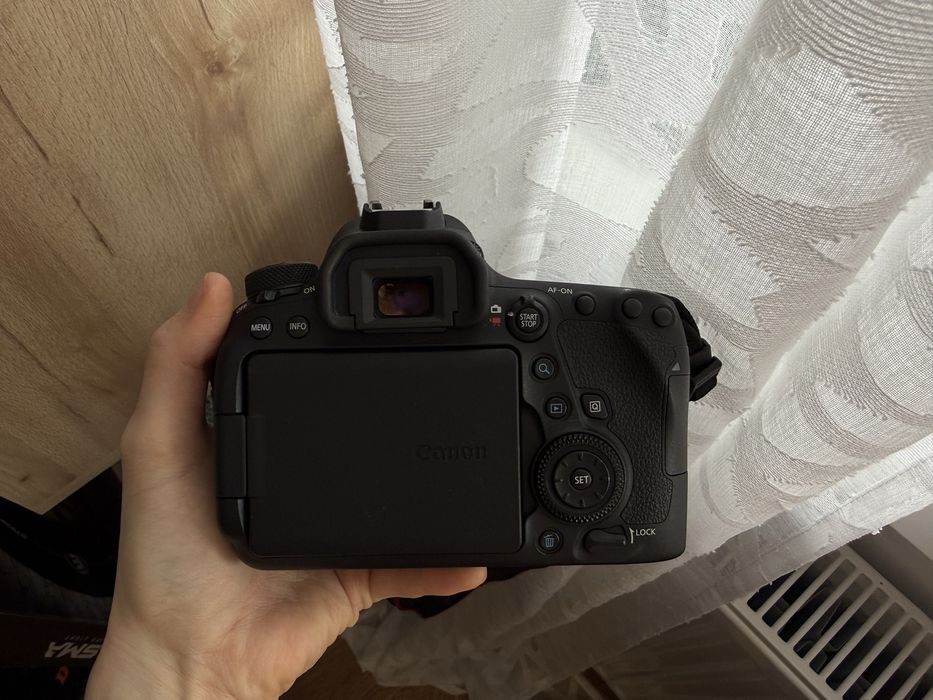 Canon EOS 6D Mark II