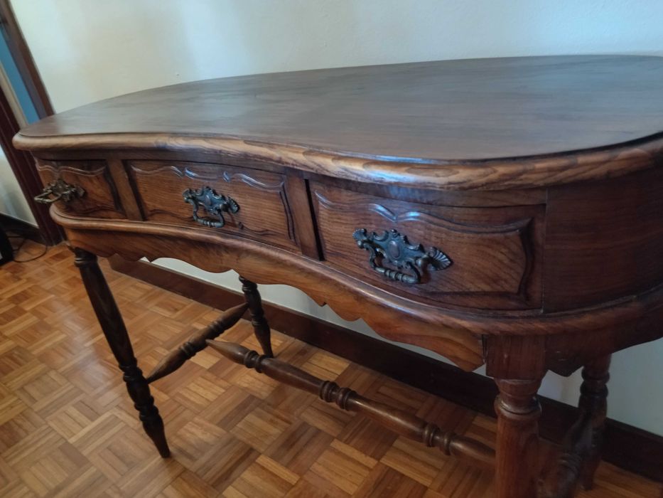 Antiga penteadeira/ consola