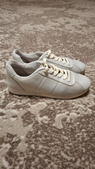 Кроссовки женские DEFACTO