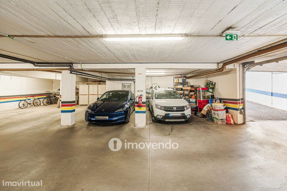 Apartamento T4 exclusivo, com estacionamento e terraço, em Belém