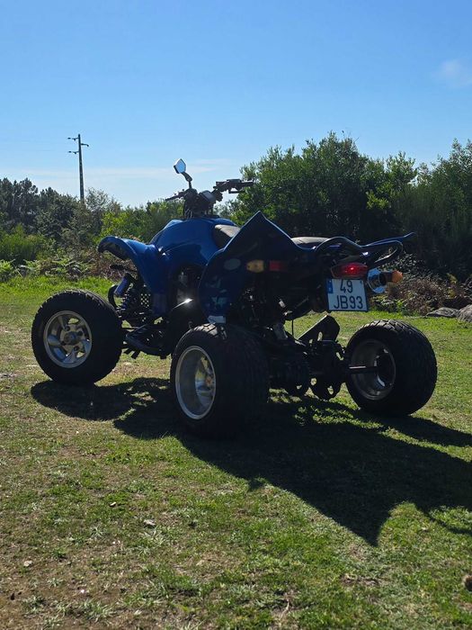 Vendo moto 4 250