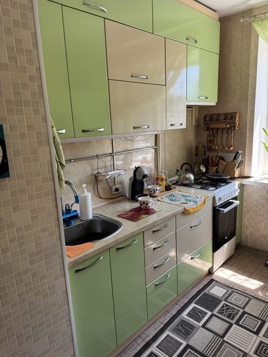 Трехкомнатная квартира на 40 лет в кирпичном доме. От хозяина