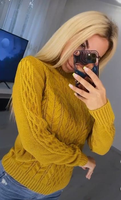 Продам светр, не підійшов розмір.