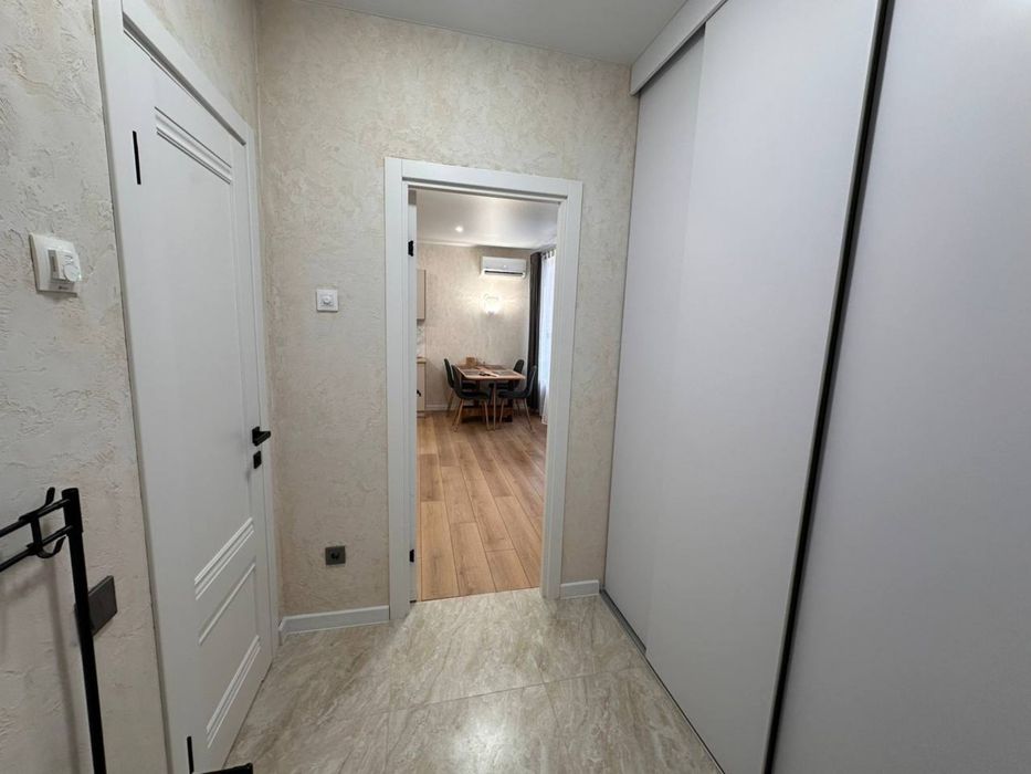 Оренда великої студії в ЖК Молодість