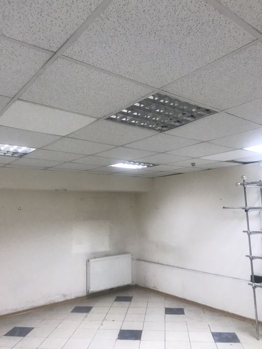 Центр. 60 кв. м МЕРКУРІЙ