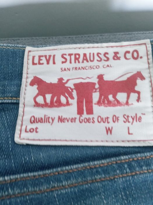 Jeansy meskie granat slim Levis Strause 30\34WL