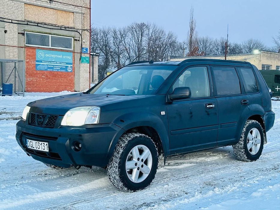 Продам Nissan x-trail 2.2 дизель полный привод