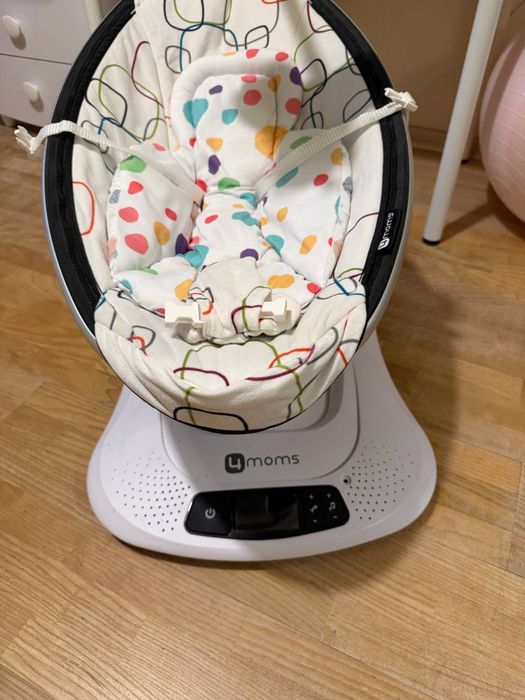 Терміново продам Заколисуючий центр 4moms MamaRoo 4.0