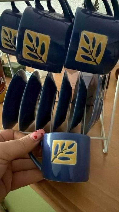 Conjunto chávenas e pires de café