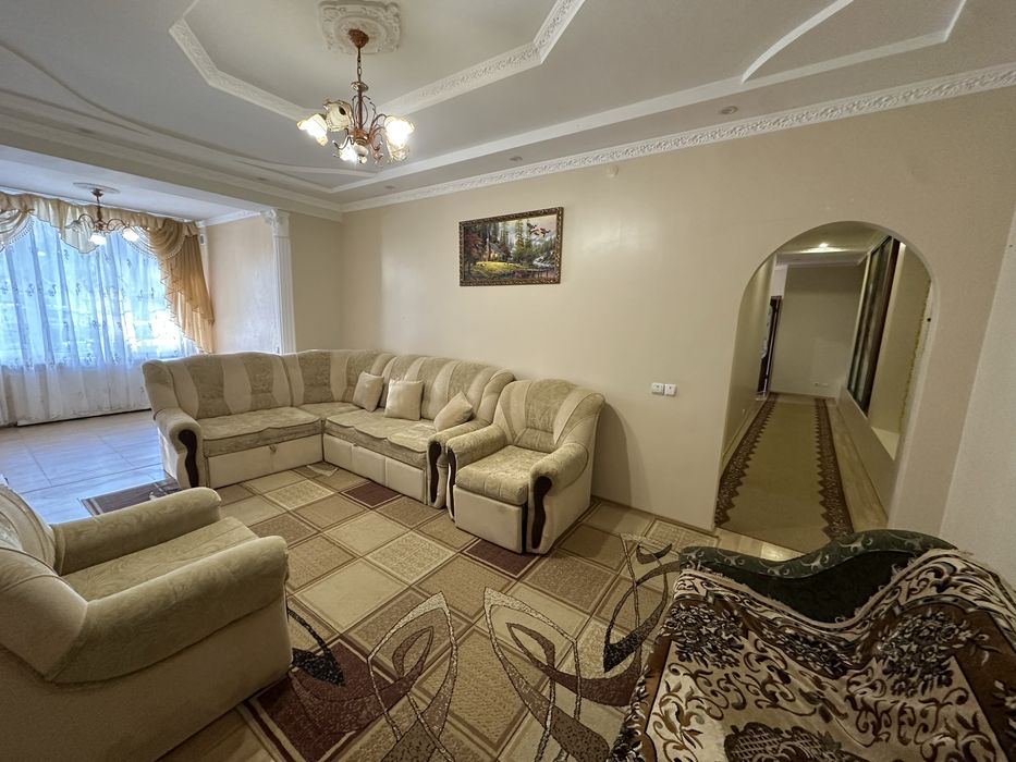 Продаж 3 кімнатна квартира з власним подвірʼям вул. Тисменицька