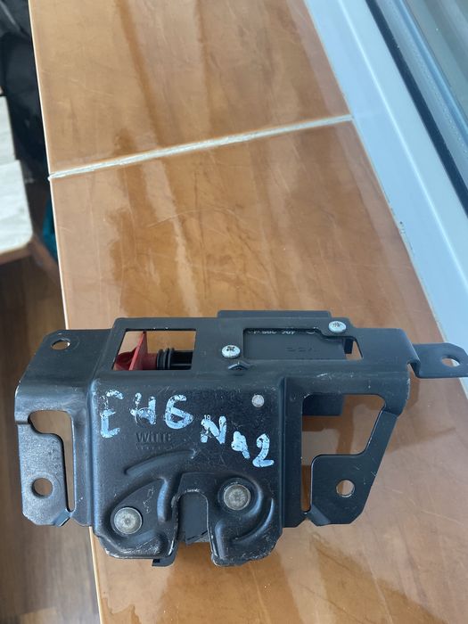 Замок багажника Е46 универсал (touring)