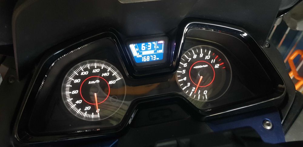 Honda NSS Forza 125 Salon Polska rok 2017 Leovince