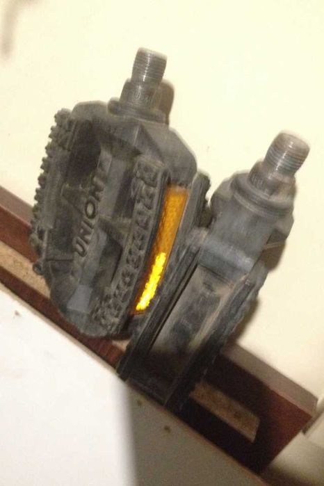 Педалі,  тримач банки на велосипед