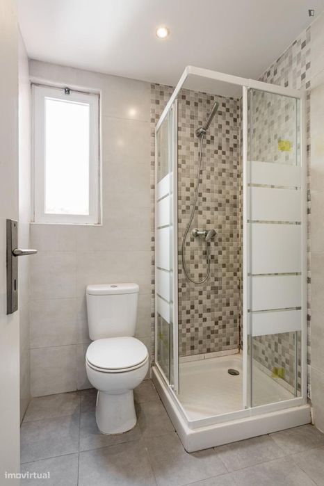 Quarto - localizado em Picoas Lisbon