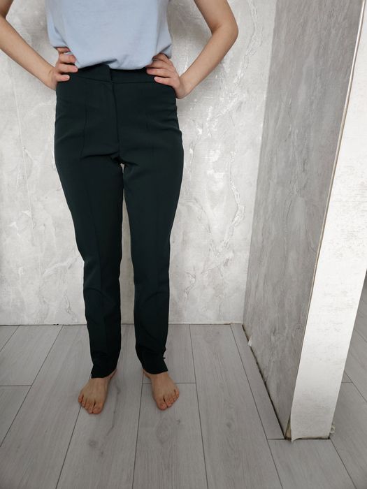 Жіночий класичний костюм