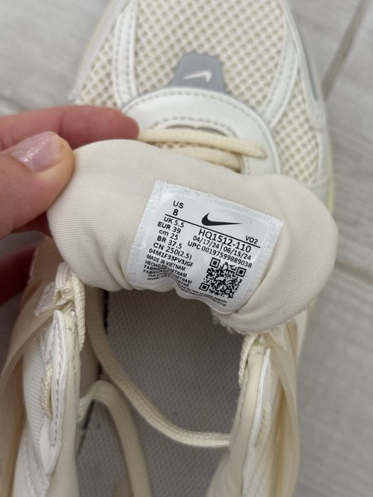 Продам кросівки NIKE V2K run