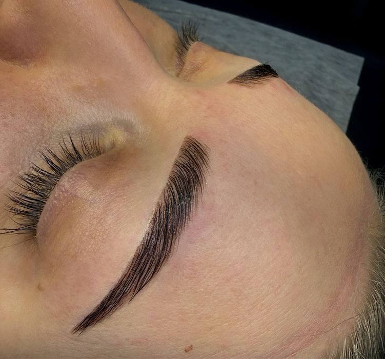 Profesjonalna stylizacja brwi – lifting, regulacja, henna