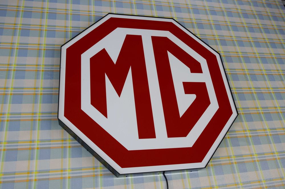LED Neon MG, Podświetlany Baner, PRODUCENT Reklam 3D, Logo na ściane