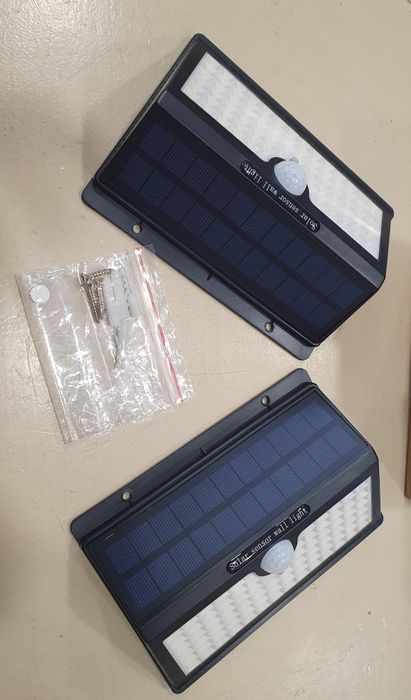 Conjunto de dois led de parede com carregamento solar e sensor de movimento modelo ZJ-SL78LED