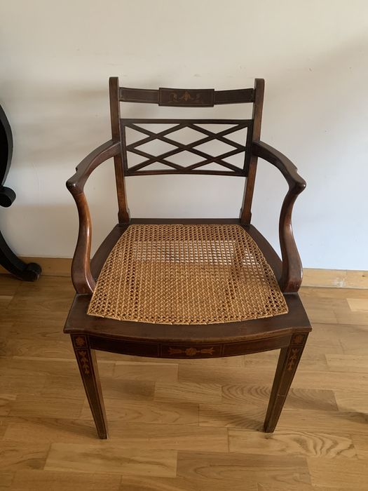 cadeira de braços estilo D. Maria com embutidos