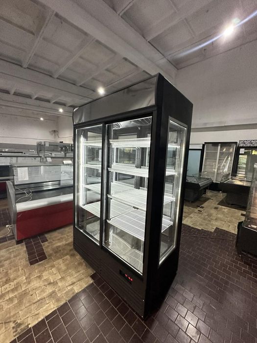 Витрина холодильная. Универсальная  Аквариум. Лари морозильные 016