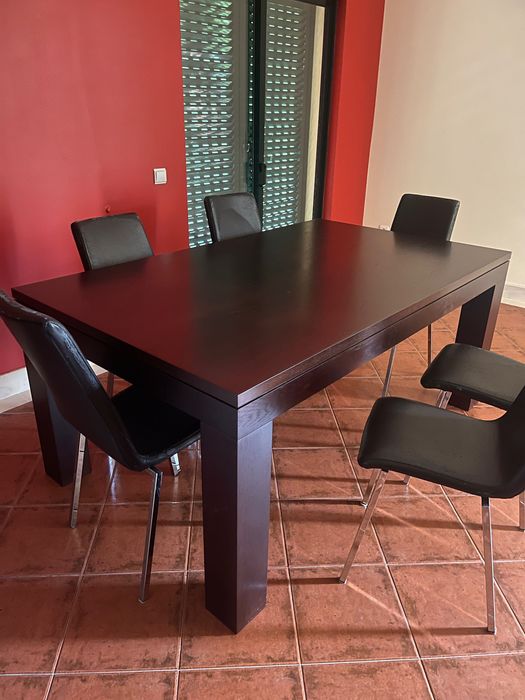 Mesa em Carvalho 2x1 mts extensível + 8 cadeiras