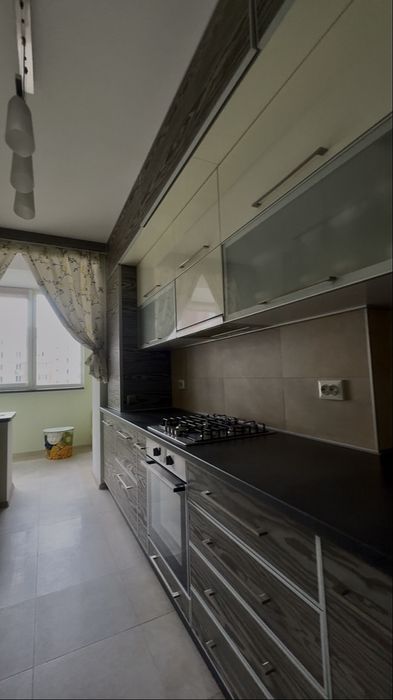 Продаж Трикімнатної квартири з ремонтом вул. Арцеулова, Луцьк