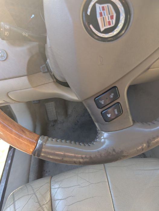 Czarny Cadillac Sts 3.6 benzyna gaz lpg europa