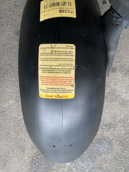 Pneus Slick Moto - Pirelli e Dunlop 120/70/17 - 195/75/17 - 200/65/17