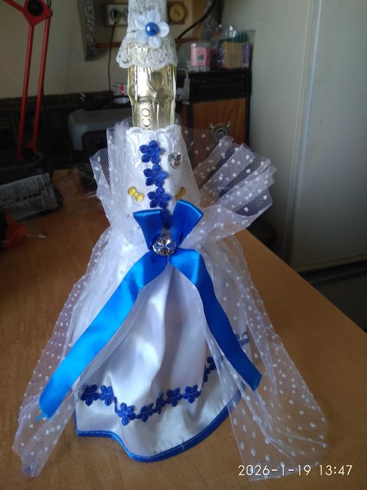 Декор свадебный, платье на бутылку