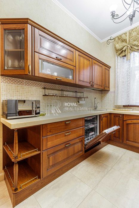 Продаж Таунхаусу 245 м2 КМ Золоті Ворота Козин Київська обл З Ремонтом