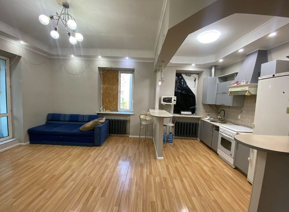 КУЛЬТУРЫ 10! Сумской Рынок! Метро Университет! Продам 3к 65м2