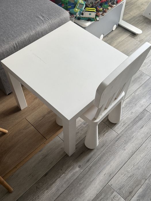 дитячій стіл та стілец ikea