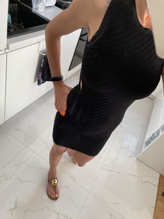 Bershka mała czarna sukienka sweter mini xs