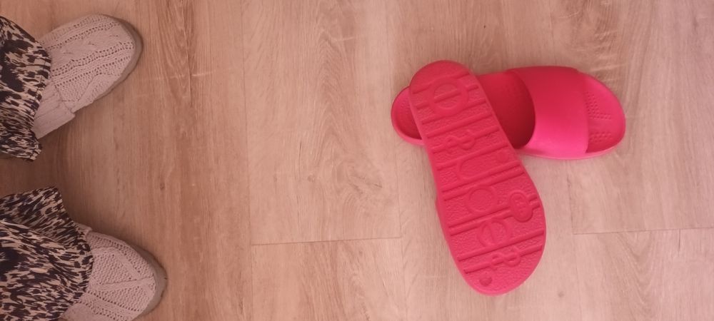 Chinelos vermelhos " o bag"