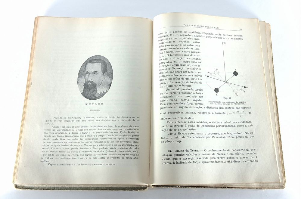Livro antigo "Curso de Física"