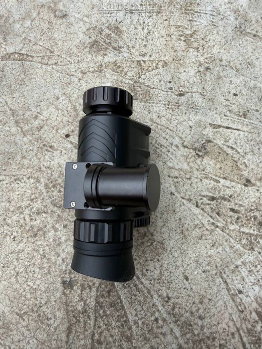 Прилад нічного бачення NVG30 Night Vision з кріпленням на шолом