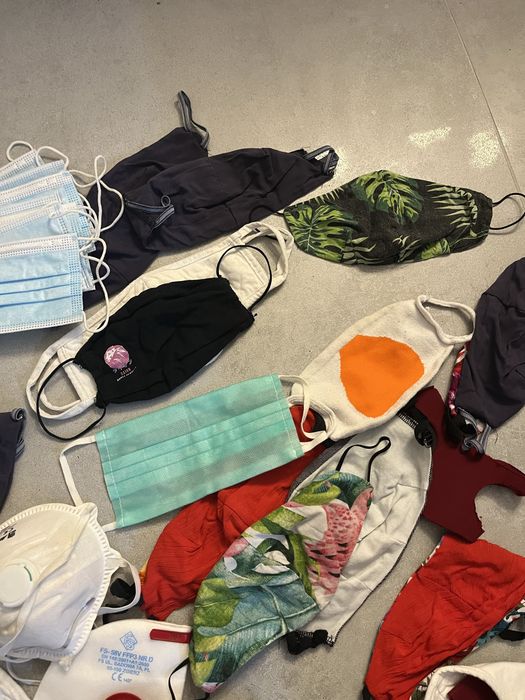 Maseczki materiałowe i jednorazowe