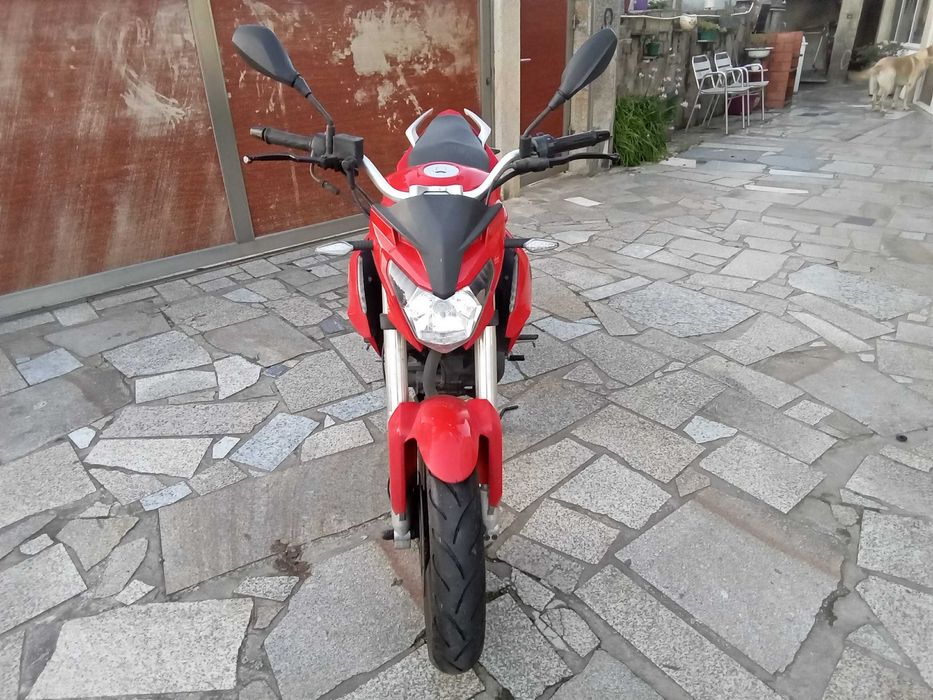 Vendo Moto NAKED - ZII - 125 cm3