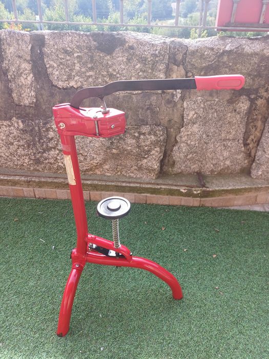 Máquina de engarrafar - Arrolhador