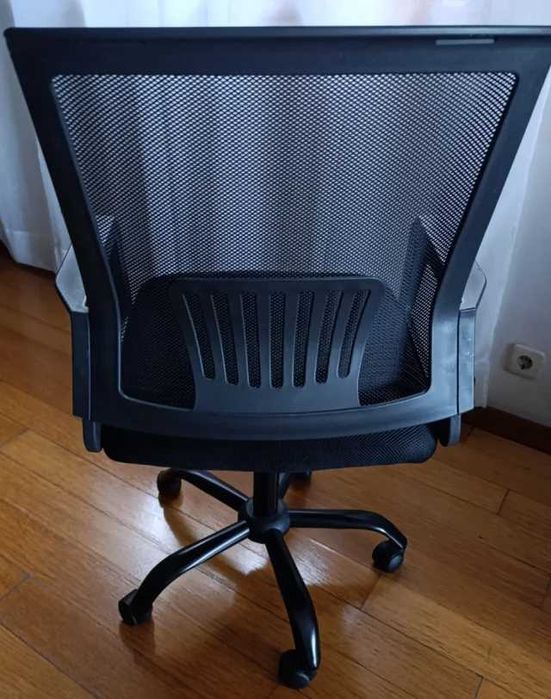 Cadeira de escritório preta