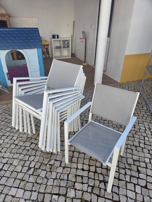 Vendo 7 cadeiras exterior
