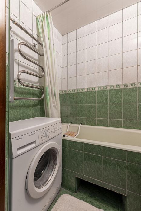 Продаж 3к квартири Київ, Верховинна 87 (метро Житомирська)