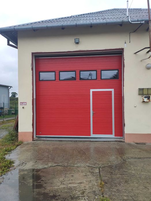 Brama segmentowa garażowa przemysłowa ciepła bramy garażowe BIŁGORAJ