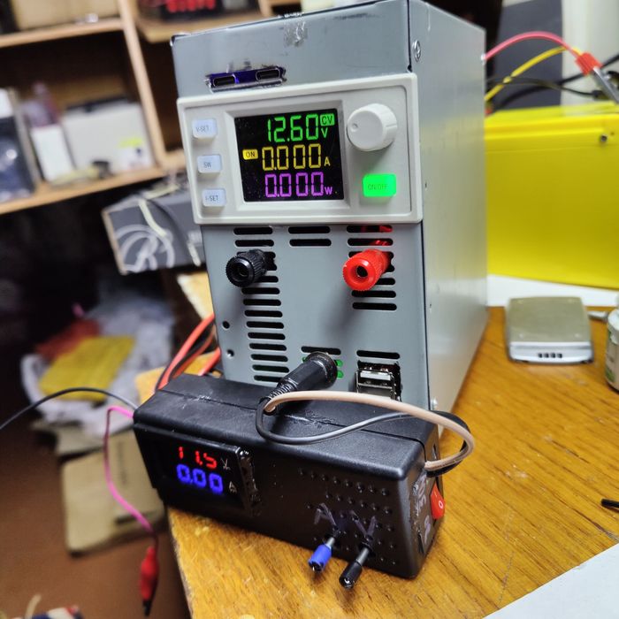 Лабораторне обладнання, лабораторні блоки живлення від 0 до 300в