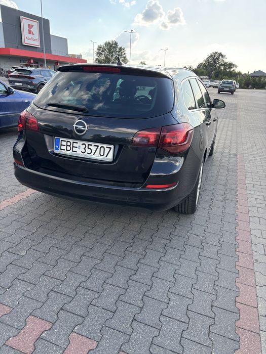 Opel Astra J 2011r